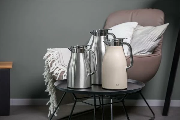 Alfi Isolierkanne Skyline In Edelstahl 1 Liter 4 Alfi Isolierkanne Skyline In Edelstahl 1 Liter – Bild 2