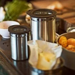 Rösle Dose Aus Edelstahl Mit Frischhaltedeckel 16 Cm/ 6,5 Cm/ 1,2 L 7 Rösle Dose Aus Edelstahl Mit Frischhaltedeckel 16 Cm/ 6,5 Cm/ 1,2 L -Le Creuset Shop 16551 Dosen mit Deckel RGB 300 dpi l 4