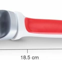 Zyliss Eisportionierer Rot -Le Creuset Shop 220 E980128 Ice Cream Scoop Red angle dimensions HR