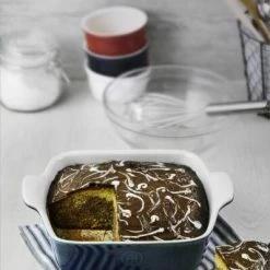 Le Creuset Shop -Le Creuset Shop EH 962X Amb PlatFour Baker ChocolateVanillaCake V