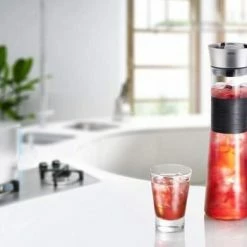 GEFU Karaffe CASCADA -Le Creuset Shop GEFU 35270 Wasserkaraffe Ambiente Kueche 1 bearbeitet l