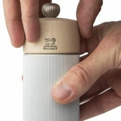 PEUGEOT Salzmühle Line Natur -Le Creuset Shop LINE aluminium 39882 39899 utilisation 1