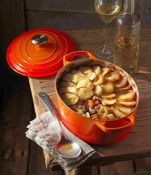 Le Creuset Bräter Signature Oval In Schwarz 33 Cm / 7,5 L 5 Le Creuset Bräter Signature Oval In Schwarz 33 Cm / 7,5 L – Bild 3