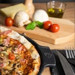 PEUGEOT Pfeffermühle Bistro Natur 10 Cm -Le Creuset Shop Plat Pizza ambiance 01