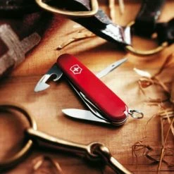 Victorinox Offiziersmesser Handyman Rot -Le Creuset Shop Victorinox Ambiente 4 5