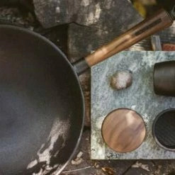 Skeppshult Bratpfanne Mit Walnussgriff -Le Creuset Shop environment picture 0865v 71 3015 1 l